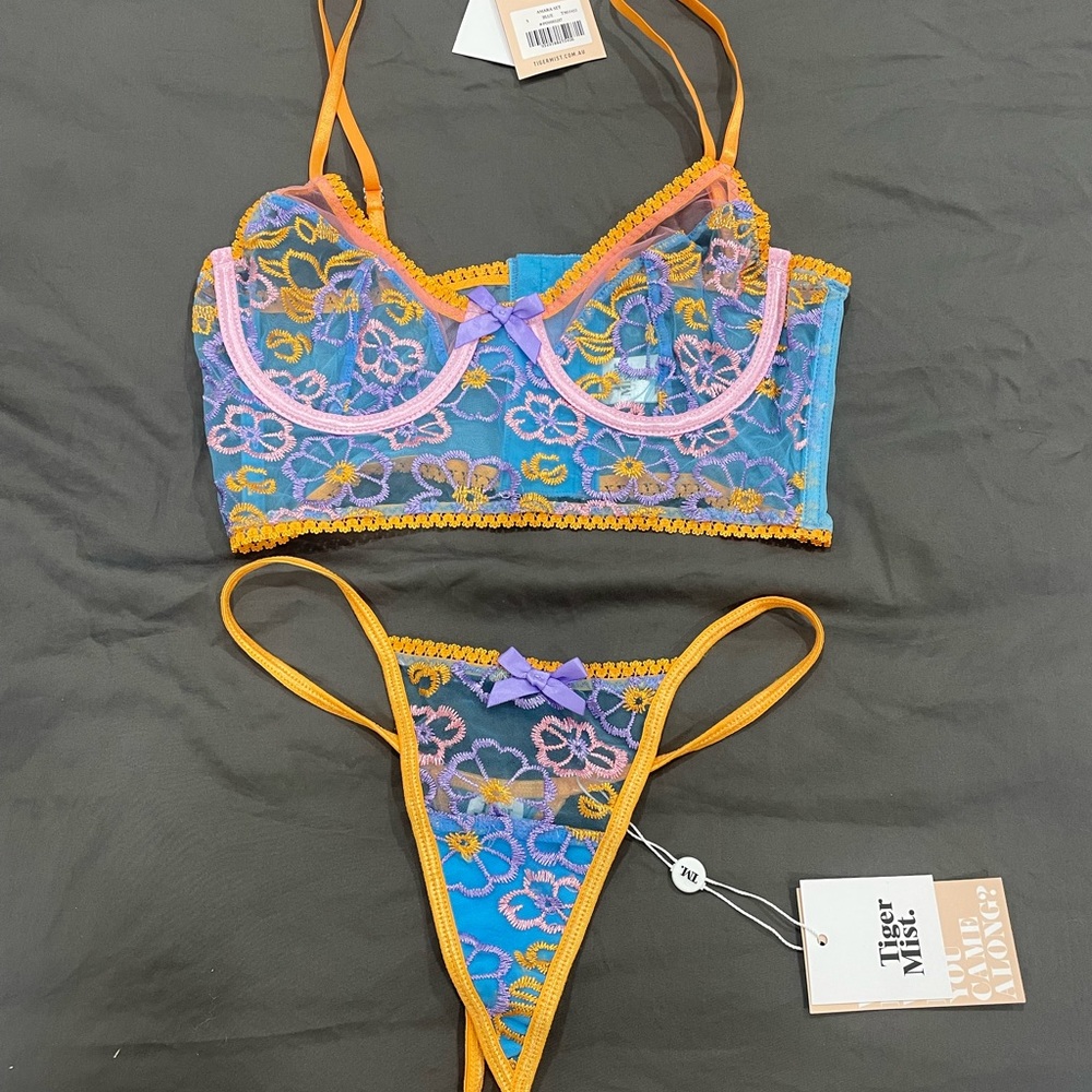 Tiger mist floral lace two piece lingerie set